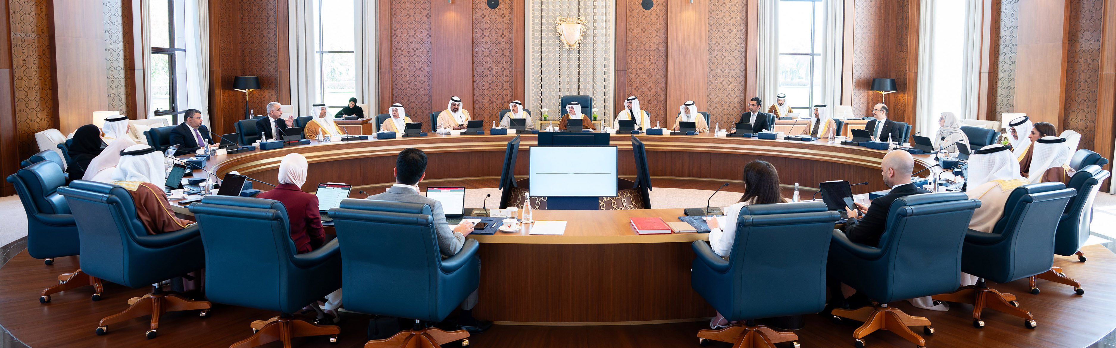 سمو ولي العهد رئيس مجلس الوزراء يترأس الاجتماع الاعتيادي الأسبوعي لمجلس الوزراء